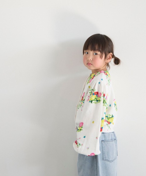 LOWRYS FARM（ローリーズファーム）の「フラワーニットカーディガン　643147（カーディガン/ボレロ・キッズ・アイボリー/ライトブルー・150cm/110cm/130cm）」の5枚目の写真