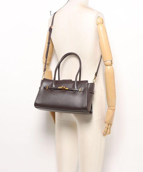 LA MARGE(ラマージ)の「【LA MARGE】レザー2WAY フロントベルトデザイン ショルダーバッグ / レディース ハンドバッグ ひねり金具 通勤 セレモニー フォーマル(ショルダーバッグ・レディース・ブラック/ダークブラウン・FREE)」の4枚目の写真