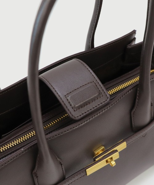 LA MARGE(ラマージ)の「【LA MARGE】レザー2WAY フロントベルトデザイン ショルダーバッグ / レディース ハンドバッグ ひねり金具 通勤 セレモニー フォーマル(ショルダーバッグ・レディース・ブラック/ダークブラウン・FREE)」の14枚目の写真
