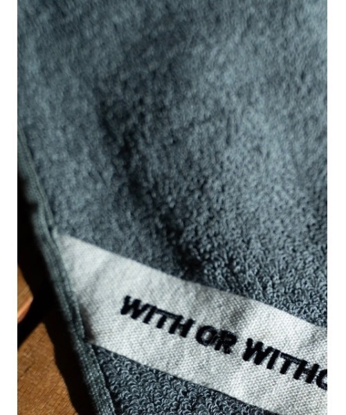 WITH OR WITHOUT（ウィズオアウィズアウト）の「フェイスタオル／縦ストライプ柄×無地カラー（タオル・メンズ・ブルー/グレー/ホワイト×ブラック・FREE）」の9枚目の写真