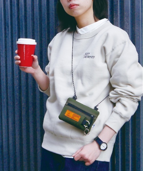 BACKYARD FAMILY(バックヤードファミリー)の「KAKSI カクシ ショルダーティッシュポーチ(ショルダーバッグ・レディース・グレー/ネイビー/ブラック・FREE)」の19枚目の写真