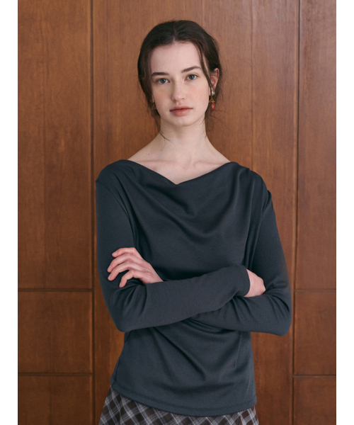 LENINA（レニーナ）の「GRACE draped t-shirt_NAVY（Tシャツ/カットソー・レディース・ネイビー・FREE）」の2枚目の写真