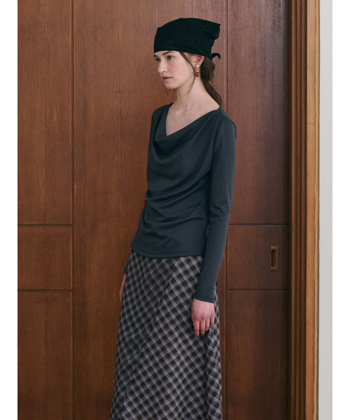 LENINA（レニーナ）の「GRACE draped t-shirt_NAVY（Tシャツ/カットソー・レディース・ネイビー・FREE）」の3枚目の写真