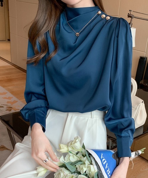 SallyLunn(サリーラン)の「ハイネック ドレープサテンライクブラウス(シャツ/ブラウス・レディース・ブルー/ブラック/ホワイト/ベージュ・MEDIUM/LARGE)」の10枚目の写真