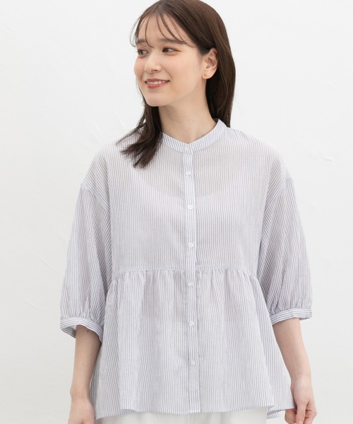 Honeys(ハニーズ)の「6分袖ペプラムブラウス(シャツ/ブラウス・レディース・サックスブルー系/ホワイト系その他3/スモーキーグリーン系/ホワイト×ブルー/ネイビー/ホワイト系その他2・M/LL/L)」の1枚目の写真