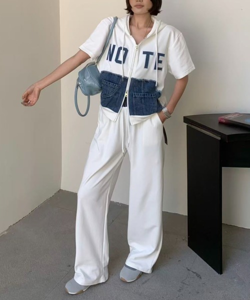 FAVORITO（ファヴォリート）の「切り替えデニムフード付きジャケットワイドパンツセットアップ（セットアップ・レディース・ブルー/ブラック/ブラウン/ホワイト・F）」の8枚目の写真
