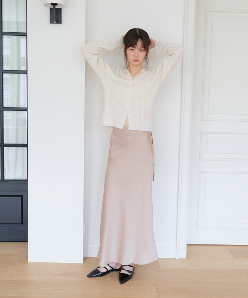 YUPPE(ヨッペ)の「SATIN LONG SKIRT_BEIGE(スカート・レディース・その他・SMALL/MEDIUM)」の2枚目の写真