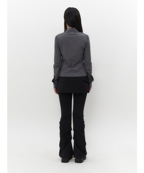 TUOMIO（トゥオミオ）の「SHIRRED SLIM FIT SHIRT [CHARCOAL]（シャツ/ブラウス・レディース・その他・1/2）」の4枚目の写真
