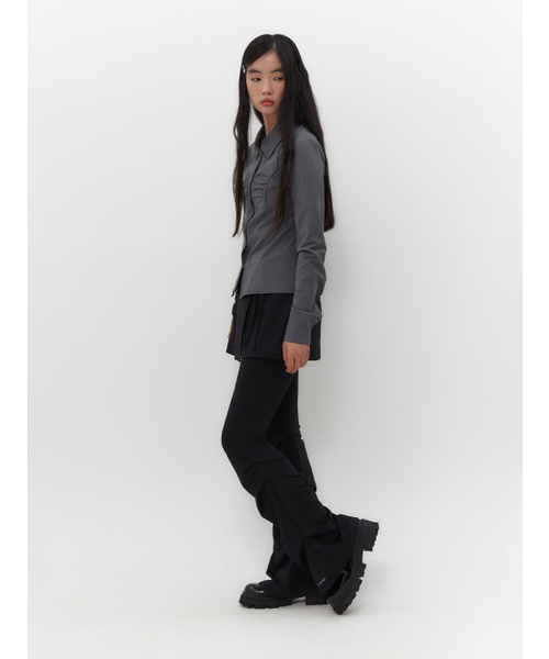 TUOMIO（トゥオミオ）の「SHIRRED SLIM FIT SHIRT [CHARCOAL]（シャツ/ブラウス・レディース・その他・1/2）」の6枚目の写真