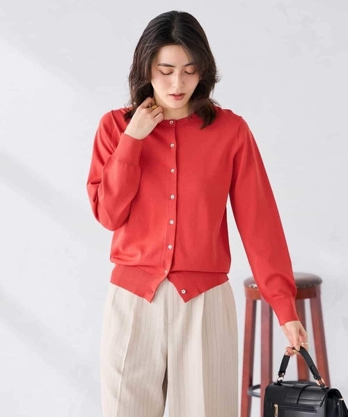a.v.v(アーヴェヴェ)の「クルーネックサマーカーディガン【洗える/接触冷感/UVカット】(カーディガン/ボレロ・レディース・レッド/アイボリー/グレー系その他/ブラック/ブルー・36/38/40)」の7枚目の写真