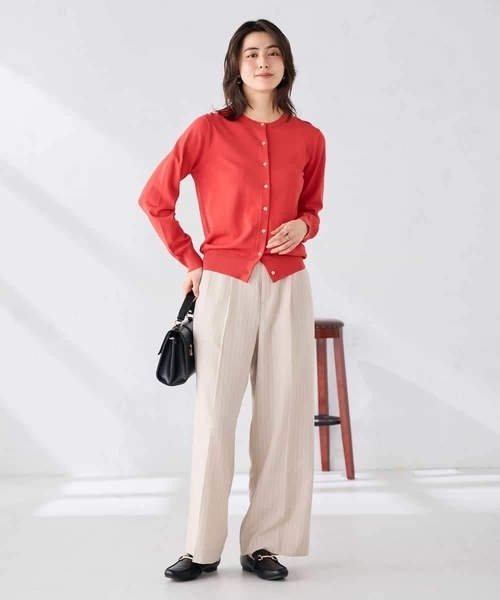 a.v.v(アーヴェヴェ)の「クルーネックサマーカーディガン【洗える/接触冷感/UVカット】(カーディガン/ボレロ・レディース・レッド/アイボリー/グレー系その他/ブラック/ブルー・36/38/40)」の9枚目の写真