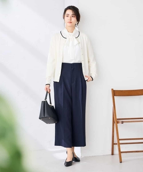 a.v.v(アーヴェヴェ)の「クルーネックサマーカーディガン【洗える/接触冷感/UVカット】(カーディガン/ボレロ・レディース・レッド/アイボリー/グレー系その他/ブラック/ブルー・36/38/40)」の19枚目の写真
