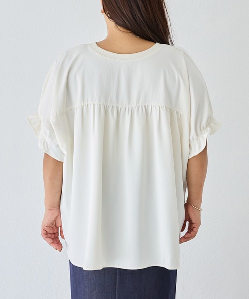 LAVEANGE(ラビアンジェ)の「ストレッチジョーゼットTブラウス|Tシャツより上品、ブラウスより気楽/オフィスカジュアル/半袖/きれいめブラウス/きれいめTシャツ(シャツ/ブラウス・レディース・オフホワイト/ブラック・5L/4L/3L/LL/M)」の10枚目の写真