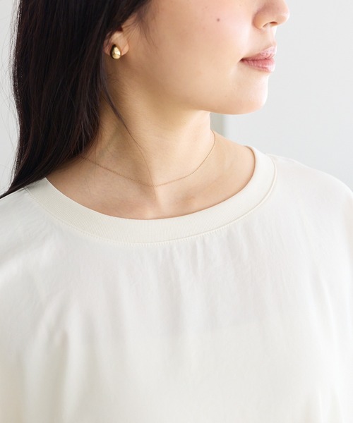LAVEANGE(ラビアンジェ)の「ストレッチジョーゼットTブラウス|Tシャツより上品、ブラウスより気楽/オフィスカジュアル/半袖/きれいめブラウス/きれいめTシャツ(シャツ/ブラウス・レディース・オフホワイト/ブラック・5L/4L/3L/LL/M)」の11枚目の写真