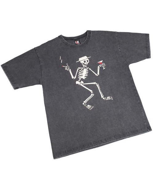 giant Vintage(ジャイアントヴィンテージ)の「【GIANT01】【Giant Vintage/ジャイアント ヴィンテージ】SOCIAL DISTORTION SKELLY SONG TITLE FRONT SCREEN PRINT OVERSIZED BOX SILHOUETTE T-SHIRTS(Tシャツ/カットソー・メンズ・ブラック系その他・LARGE/SMALL/MEDIUM/X-LARGE)」の1枚目の写真