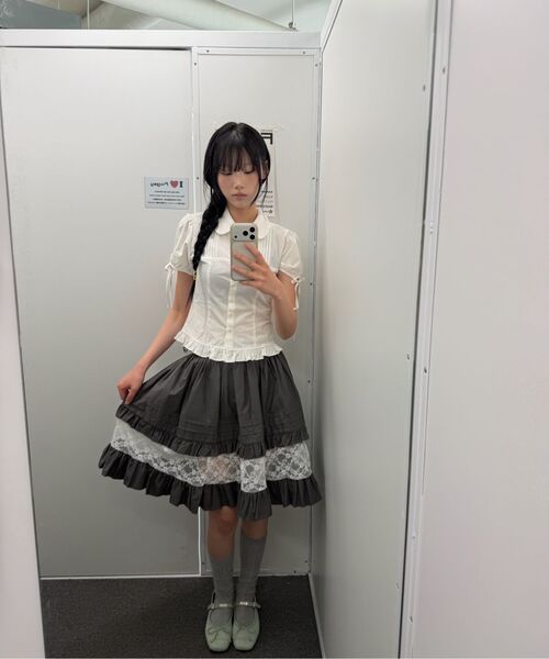 ILLIGO(イリゴ)の「フラワーティアードミディスカートチャコール(スカート・レディース・その他・OS)」の9枚目の写真