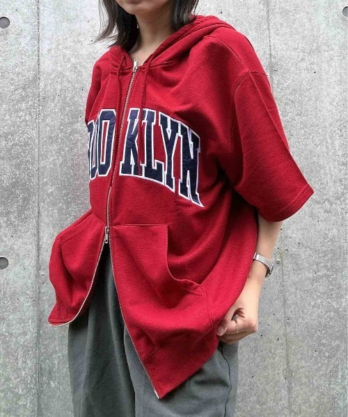 AS KNOW AS plus(アズノゥアズプラス)の「〇Wジップとロゴ5分袖パーカー【UNISEX ITEM】(パーカー・レディース・チャコールグレー/カモフラージュ/オートミール/レッド/ネイビー・FREE)」の12枚目の写真