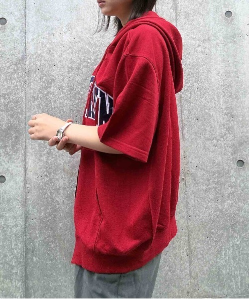 AS KNOW AS plus(アズノゥアズプラス)の「〇Wジップとロゴ5分袖パーカー【UNISEX ITEM】(パーカー・レディース・チャコールグレー/カモフラージュ/オートミール/レッド/ネイビー・FREE)」の13枚目の写真
