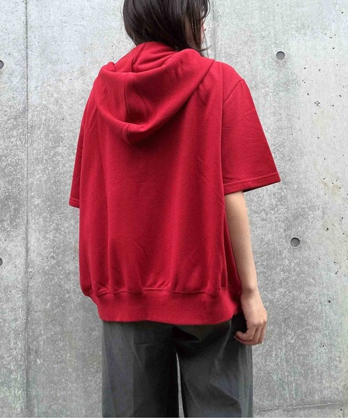 AS KNOW AS plus(アズノゥアズプラス)の「〇Wジップとロゴ5分袖パーカー【UNISEX ITEM】(パーカー・レディース・チャコールグレー/カモフラージュ/オートミール/レッド/ネイビー・FREE)」の15枚目の写真