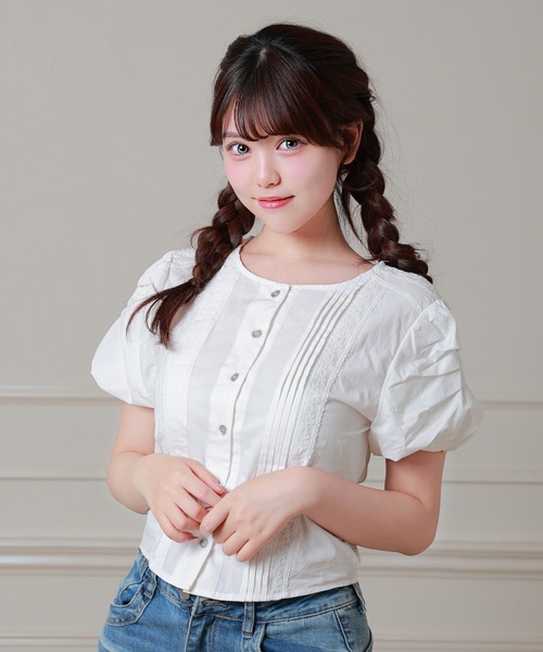 Anely（アネリー）の「Anely ピンタック レース パフスリーブ ショート ブラウス（シャツ/ブラウス・レディース・ブラック/ホワイト・FREE）」の3枚目の写真