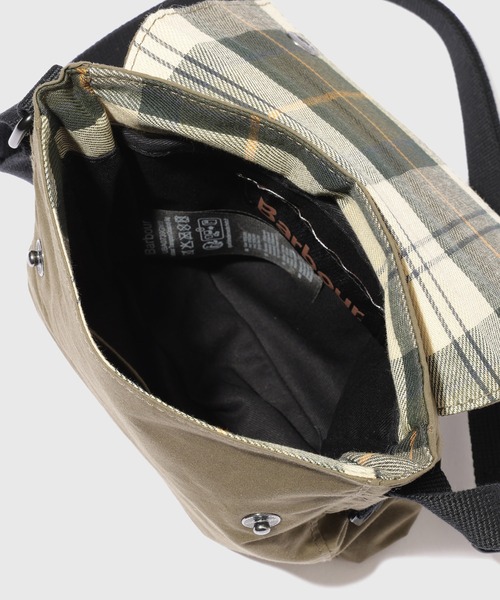 Barbour(バブアー)の「《別注》【Barbour/バブアー】EX TRANSPORT CROSSBODY BAG(ショルダーバッグ・メンズ・カーキ/ブラック・FREE)」の14枚目の写真