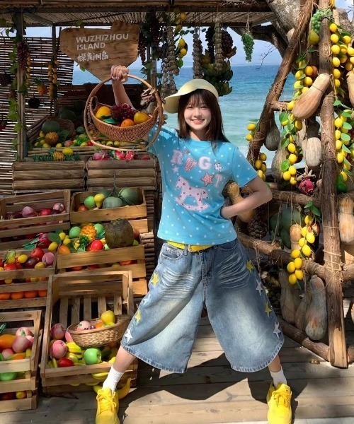 Sibra(シブラ)の「選べるグラフィックプリント半袖Tシャツ / ドット・スター・ユニコーンデザイン(Tシャツ/カットソー・レディース・ホワイト/レッド/ブルー・M)」の5枚目の写真