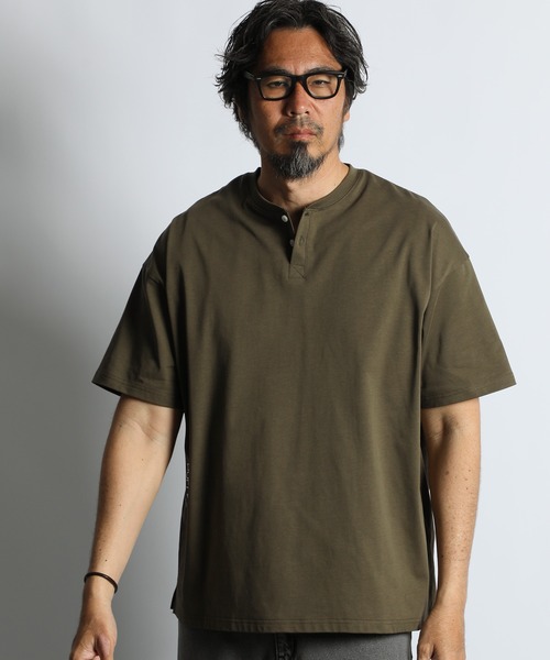 The DUFFER of ST.GEORGE(ザダファーオブセントジョージ)の「〔BLACK LABEL〕"A-PACK" OVERSIZED HENLEY TEE:オーバーサイズ ヘンリーネックTシャツ / 度詰め天竺 / スポーティーミックス / リラックスフィット(Tシャツ/カットソー・メンズ・ブラック/オリーブ/ホワイト・X-LARGE/LARGE/MEDIUM)」の16枚目の写真
