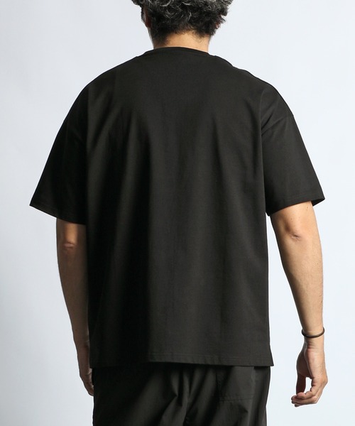 The DUFFER of ST.GEORGE(ザダファーオブセントジョージ)の「〔BLACK LABEL〕"A-PACK" OVERSIZED HENLEY TEE:オーバーサイズ ヘンリーネックTシャツ / 度詰め天竺 / スポーティーミックス / リラックスフィット(Tシャツ/カットソー・メンズ・ブラック/オリーブ/ホワイト・X-LARGE/LARGE/MEDIUM)」の19枚目の写真