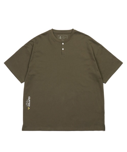 The DUFFER of ST.GEORGE(ザダファーオブセントジョージ)の「〔BLACK LABEL〕"A-PACK" OVERSIZED HENLEY TEE:オーバーサイズ ヘンリーネックTシャツ / 度詰め天竺 / スポーティーミックス / リラックスフィット(Tシャツ/カットソー・メンズ・ブラック/オリーブ/ホワイト・X-LARGE/LARGE/MEDIUM)」の10枚目の写真