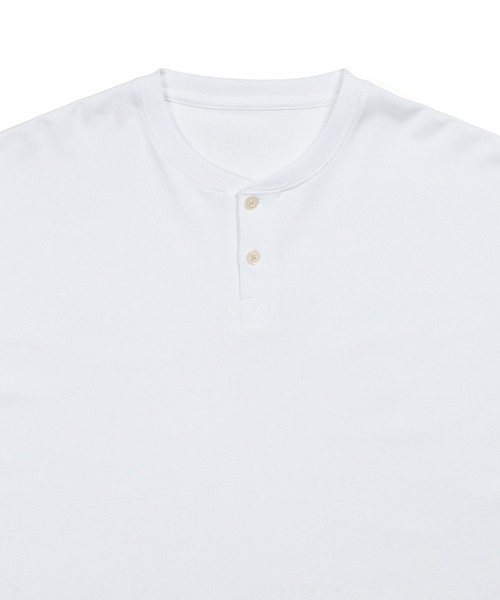 The DUFFER of ST.GEORGE(ザダファーオブセントジョージ)の「〔BLACK LABEL〕"A-PACK" OVERSIZED HENLEY TEE:オーバーサイズ ヘンリーネックTシャツ / 度詰め天竺 / スポーティーミックス / リラックスフィット(Tシャツ/カットソー・メンズ・ブラック/オリーブ/ホワイト・X-LARGE/LARGE/MEDIUM)」の11枚目の写真