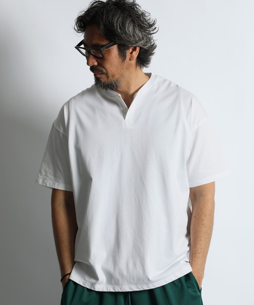 The DUFFER of ST.GEORGE(ザダファーオブセントジョージ)の「〔BLACK LABEL〕"A-PACK" OVERSIZED HENLEY TEE:オーバーサイズ ヘンリーネックTシャツ / 度詰め天竺 / スポーティーミックス / リラックスフィット(Tシャツ/カットソー・メンズ・ブラック/オリーブ/ホワイト・X-LARGE/LARGE/MEDIUM)」の21枚目の写真