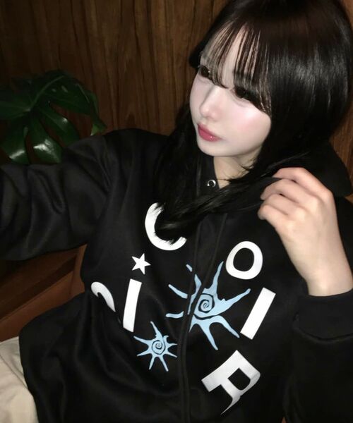 COIRIS(コイリス)の「ロアパズルロゴフードパーカー 男女共用 (2カラー)(パーカー・レディース・ブラック/グレー・FREE)」の13枚目の写真