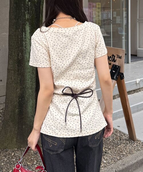 CIAOPANIC（チャオパニック）の「小花柄サイドボタントップス（Tシャツ/カットソー・レディース・ホワイト/アイボリー・FREE）」の14枚目の写真