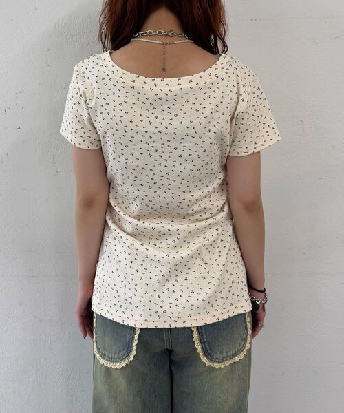 CIAOPANIC（チャオパニック）の「小花柄サイドボタントップス（Tシャツ/カットソー・レディース・ホワイト/アイボリー・FREE）」の21枚目の写真