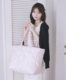 Maison de FLEUR（メゾンドフルール）の「キルティングエアリーキャリーオンバッグ（トートバッグ）」