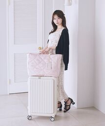 Maison de FLEUR（メゾンドフルール）の「キルティングエアリーキャリーオンバッグ（トートバッグ）」