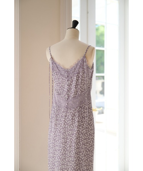 Her lip to(ハーリップトゥー)の「Cherry Pattern Camisole Dress(ワンピース・レディース・モーブ系/レッド系/ネイビー・M/S)」の11枚目の写真