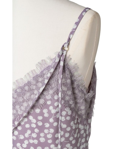 Her lip to(ハーリップトゥー)の「Cherry Pattern Camisole Dress(ワンピース・レディース・モーブ系/レッド系/ネイビー・M/S)」の5枚目の写真