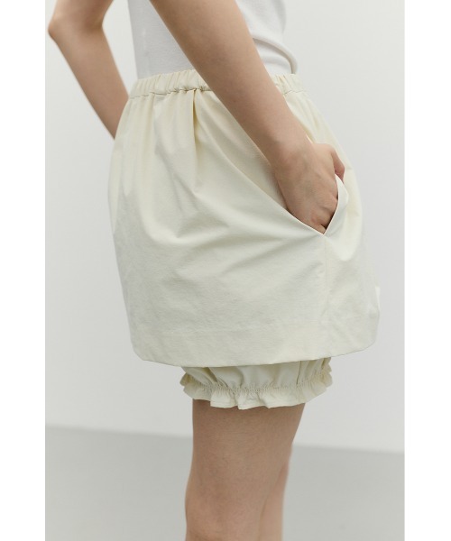 STYLEMIXER(スタイルミキサー)の「フリルミニスカートパンツ(その他パンツ・レディース・ブラック/アイボリー・SMALL/MEDIUM)」の8枚目の写真