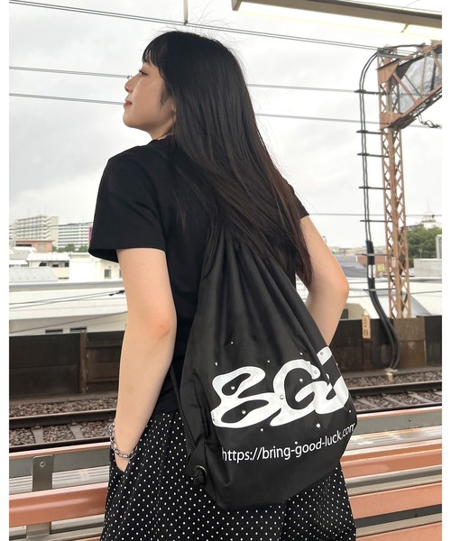 BGL(ビージーエル)の「LOGO KNAPSACK / スタッズ / リフレクター / ロゴ / カモ柄 ナップサック(バックパック/リュック・レディース・ブルー/カモフラージュ/ブラック・ONE SIZE)」の4枚目の写真