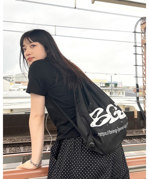 BGL(ビージーエル)の「LOGO KNAPSACK / スタッズ / リフレクター / ロゴ / カモ柄 ナップサック(バックパック/リュック・レディース・ブルー/カモフラージュ/ブラック・ONE SIZE)」の5枚目の写真