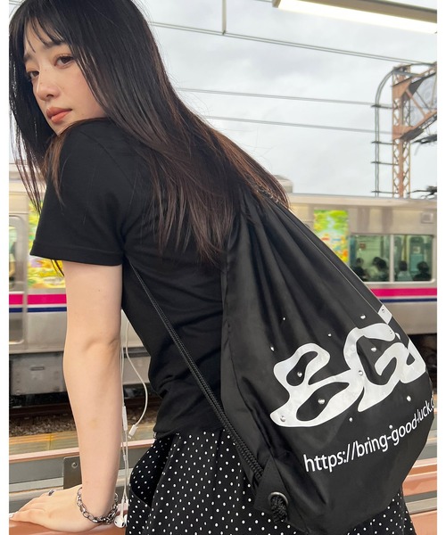 BGL(ビージーエル)の「LOGO KNAPSACK / スタッズ / リフレクター / ロゴ / カモ柄 ナップサック(バックパック/リュック・レディース・ブルー/カモフラージュ/ブラック・ONE SIZE)」の6枚目の写真