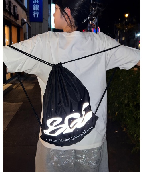 BGL(ビージーエル)の「LOGO KNAPSACK / スタッズ / リフレクター / ロゴ / カモ柄 ナップサック(バックパック/リュック・レディース・ブルー/カモフラージュ/ブラック・ONE SIZE)」の8枚目の写真