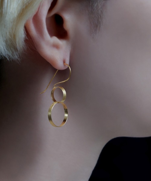 YArKA（ヤーカ）の「【YArKA/ヤーカ】twin dancing loops earring(pierce) [ftdtf15] / 表面加工フックピアス（ピアス（両耳用）・レディース・ゴールド/シルバー・FREE）」の7枚目の写真