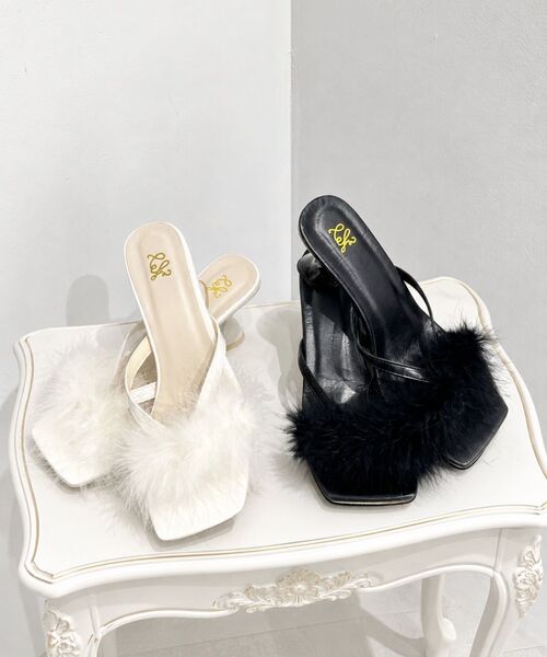 ems excite(エムズエキサイト)の「フェイクファーミュール(サンダル・レディース・ブラック/オフホワイト・MEDIUM/LARGE)」の9枚目の写真