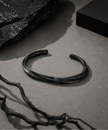 Bling Leads（ブリングリーズ）の「【Bls】【ZA】【Bling Leads】トライバルバングル ブレスレット（バングル/リストバンド）」