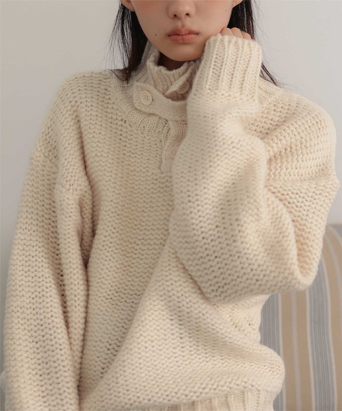 miette(ミエット)の「ハイネックチャンキーニットプルオーバー(ニット/セーター・レディース・カーキ/アイボリー/ライトグレー・FREE)」の4枚目の写真