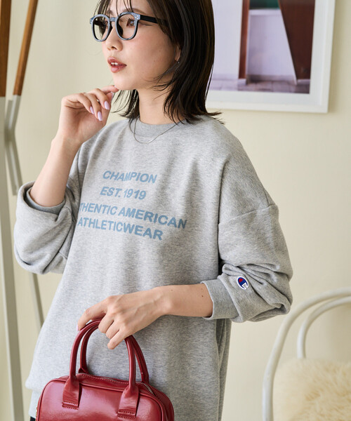 FREAK'S STORE(フリークスストア)の「限定展開 Champion × FREAK'S STORE/チャンピオン 別注 フロッキー プリント ロゴ クルーネック スウェット(スウェット・レディース・ネイビー/グレー/ライトグレー/レッド/ブラック・フリ-)」の6枚目の写真
