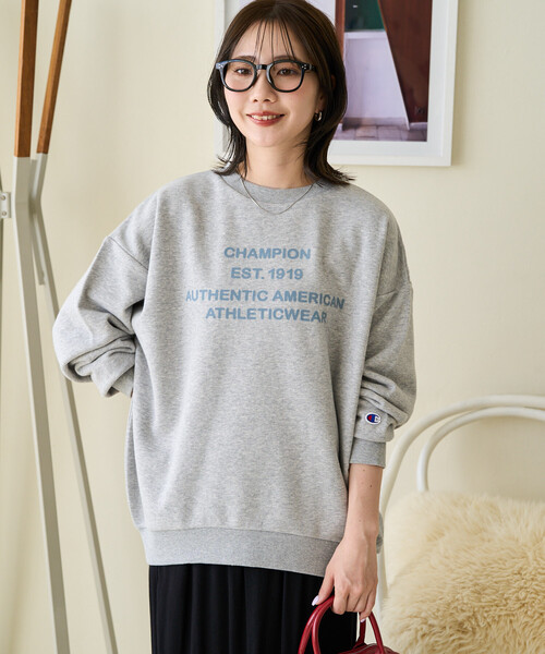 FREAK'S STORE(フリークスストア)の「限定展開 Champion × FREAK'S STORE/チャンピオン 別注 フロッキー プリント ロゴ クルーネック スウェット(スウェット・レディース・ネイビー/グレー/ライトグレー/レッド/ブラック・フリ-)」の7枚目の写真