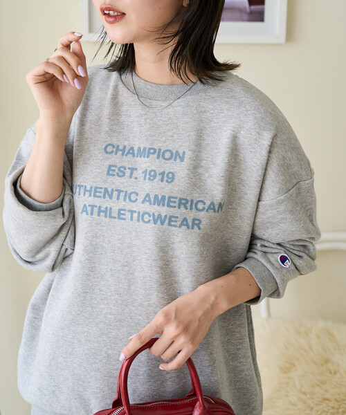 FREAK'S STORE(フリークスストア)の「限定展開 Champion × FREAK'S STORE/チャンピオン 別注 フロッキー プリント ロゴ クルーネック スウェット(スウェット・レディース・ネイビー/グレー/ライトグレー/レッド/ブラック・フリ-)」の10枚目の写真